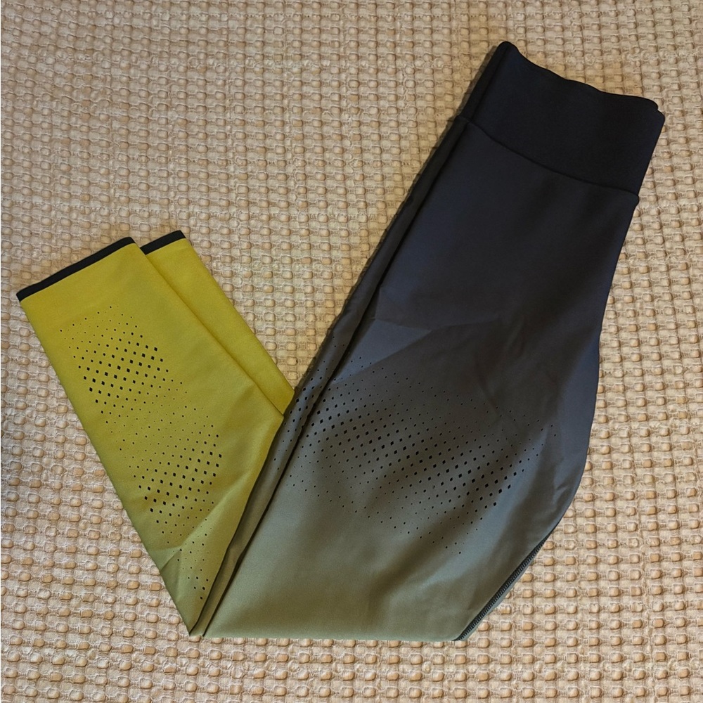Ultracor Black and Green Gradient Leggings - size Large